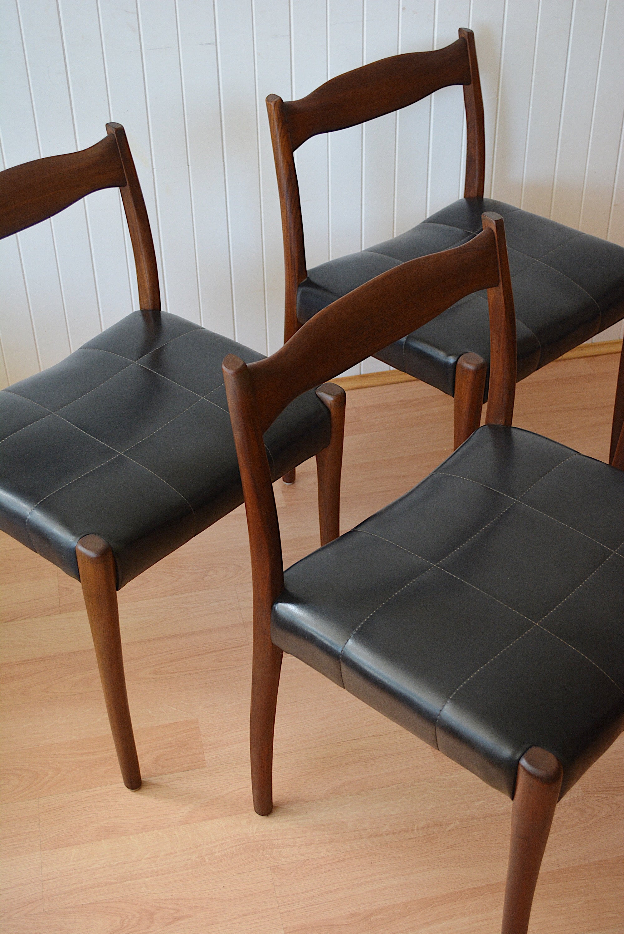 FLER ‘64’ dining chairs x 4 designed by Fred Lowen | Mid Century Avenue